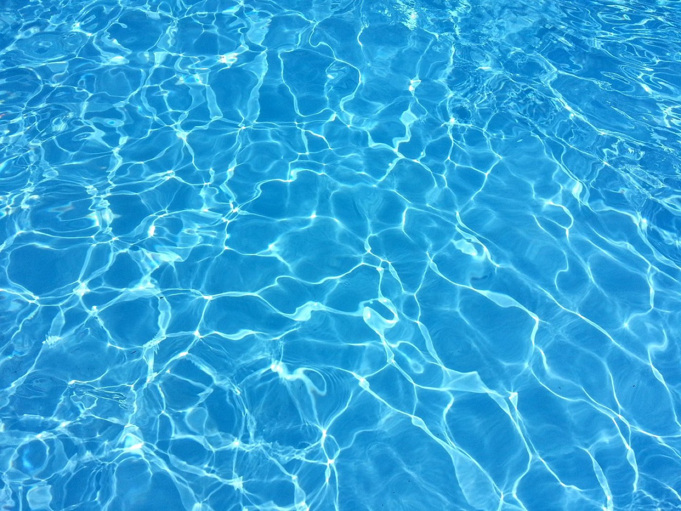 Bâche d&rsquo;été ou bâche solaire : laquelle choisir