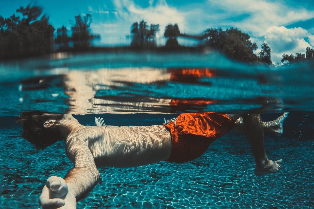 Chlore ou électrolyse au sel : guide de choix pour petite piscine