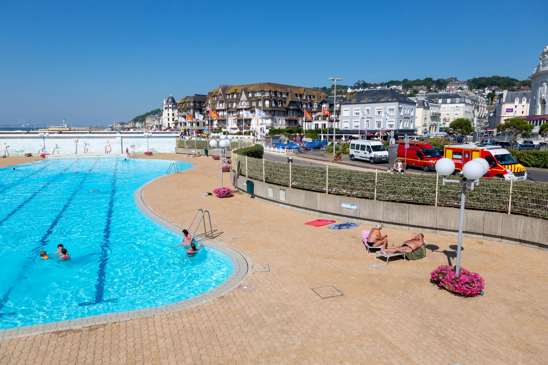 Fermetures de piscines pour travaux : que savoir ?