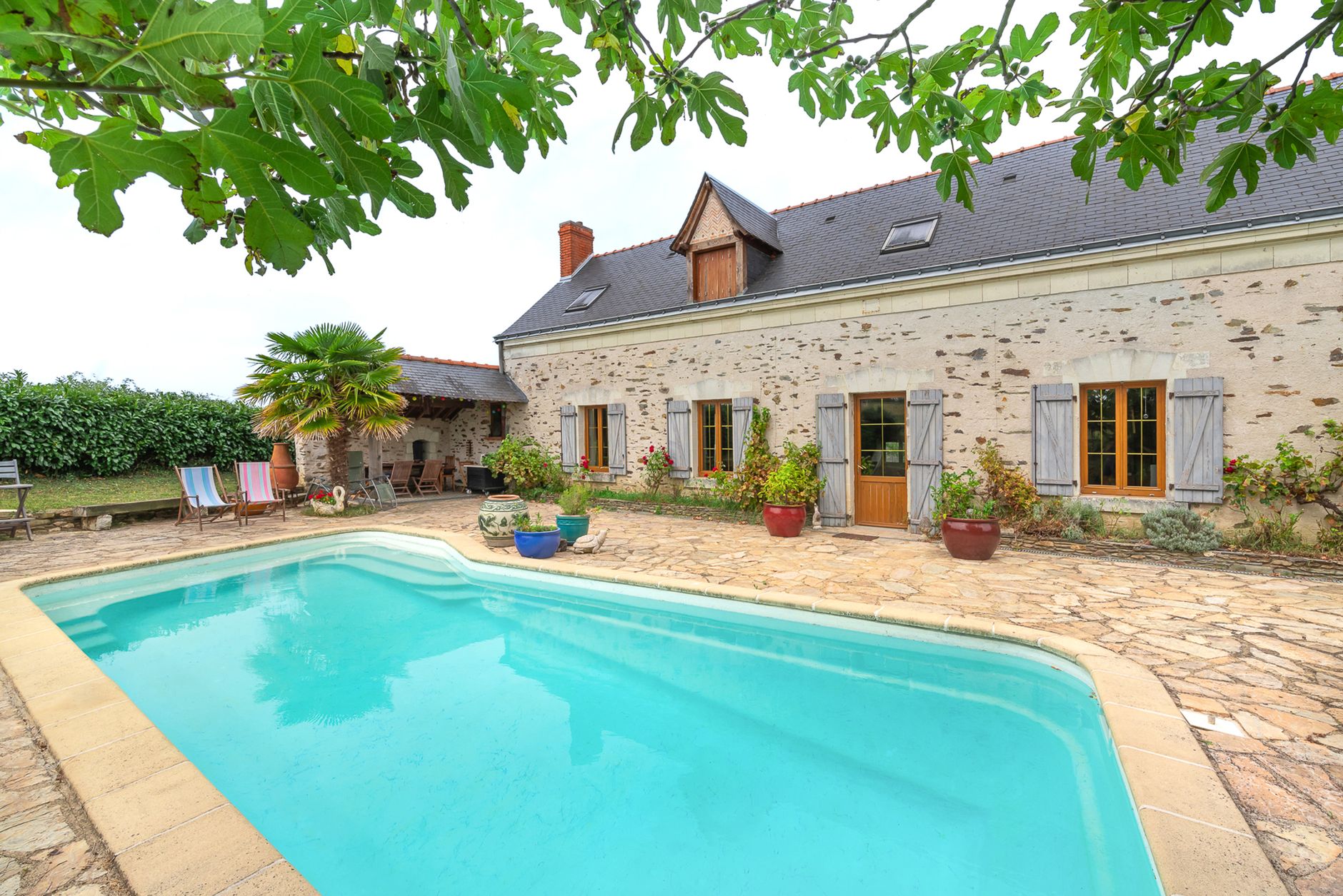 Les enjeux et bénéfices d'une rénovation de piscine