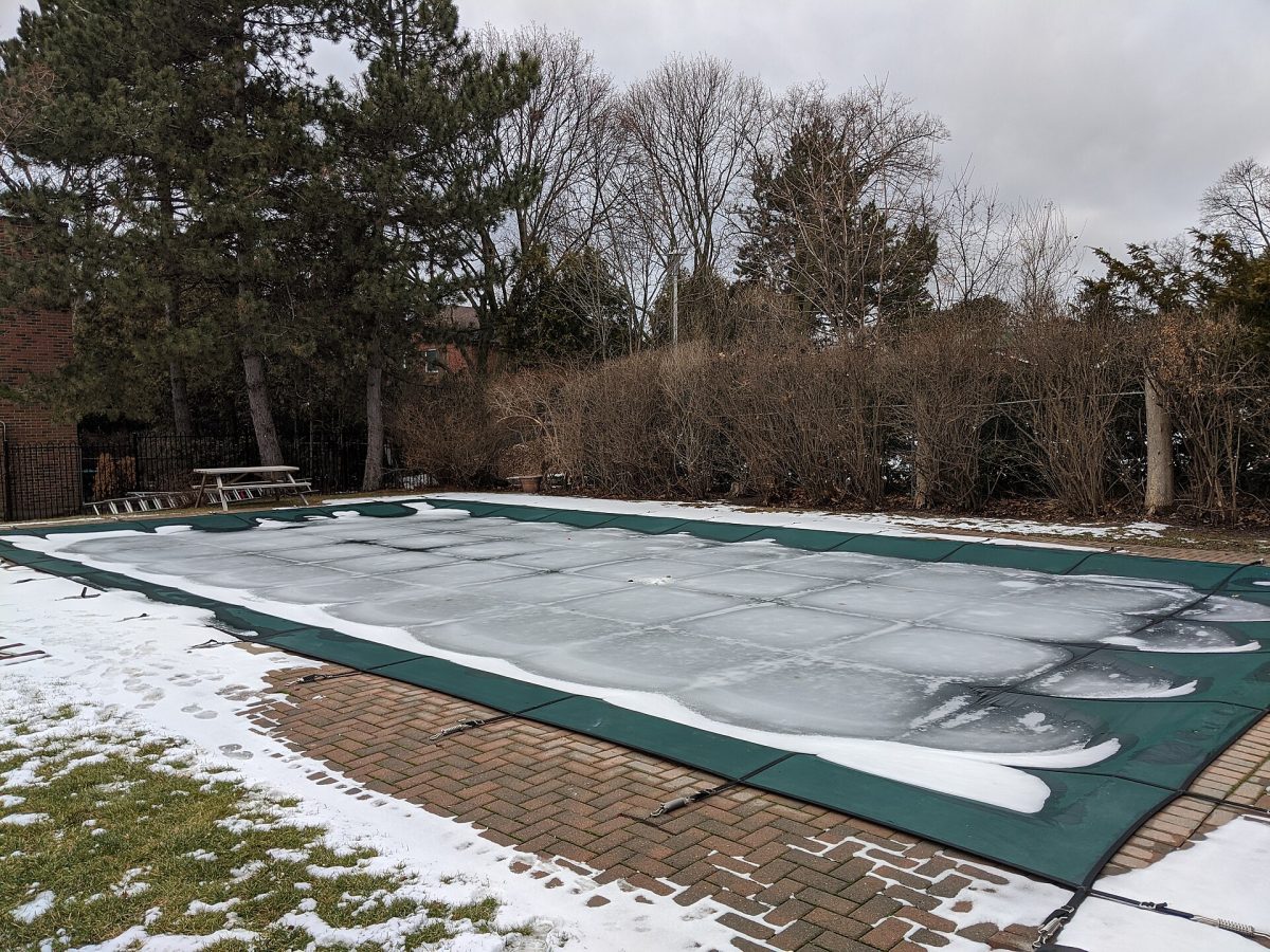 Hivernage de la piscine : où ranger le mobilier et le matériel cet hiver ?