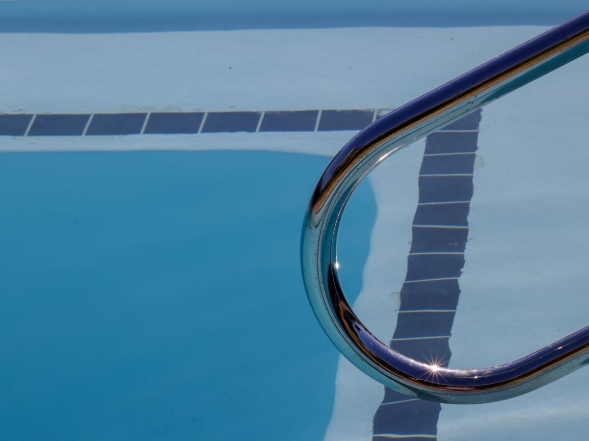 Comparatif Pentair vs AstralPool pour pompe de piscine