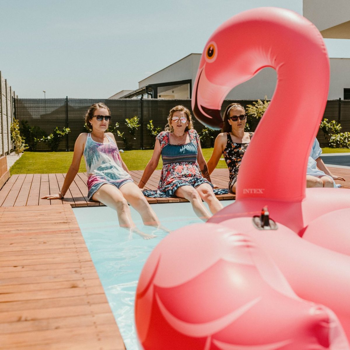 Comment monter une piscine semi-enterrée : guide étape par étape