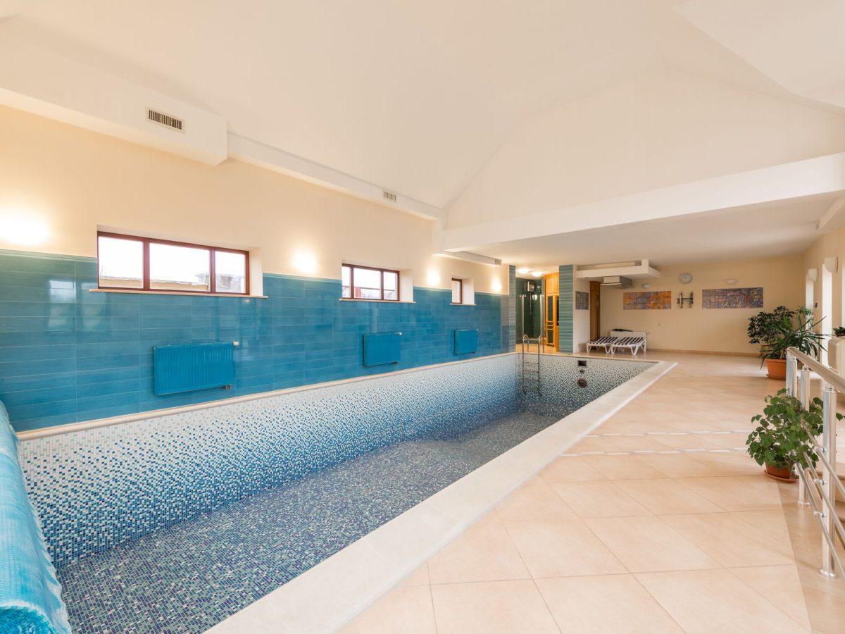 Fermetures de piscines pour travaux : que savoir ?