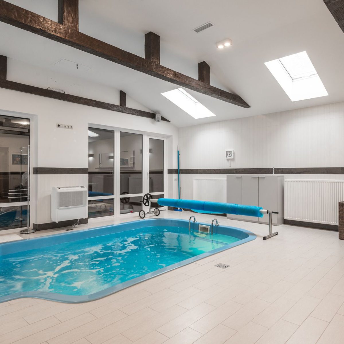 Piscines de 25 ans : pourquoi un remplacement est indispensable ?