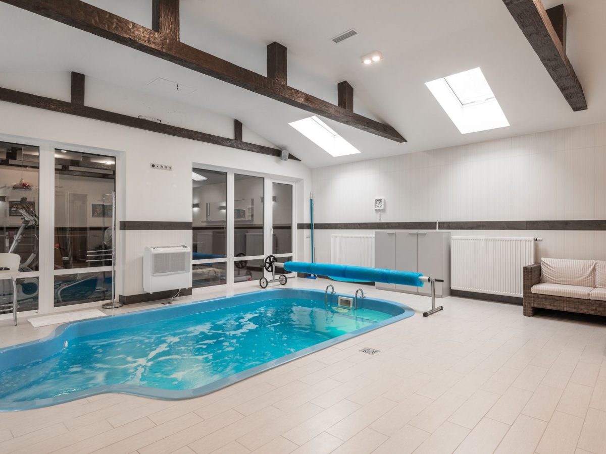 Piscines de 25 ans : pourquoi un remplacement est indispensable ?