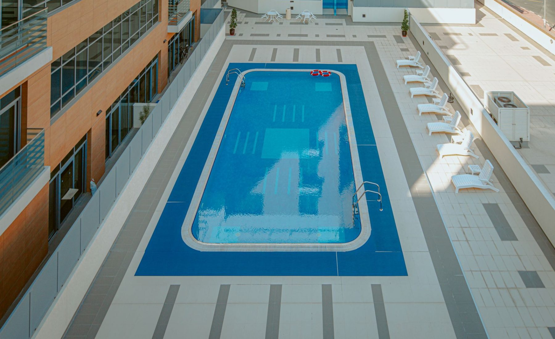 Piscine mal construite : attention aux coûts cachés qui explosent